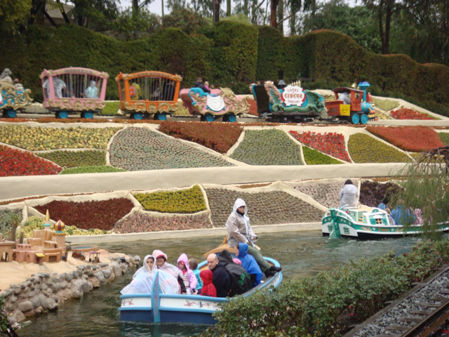 ファンタジーランド - ディズニーランド <Disney-Parks.info>