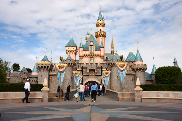 人気ブランドからコーディネートを探す ファンタジーランド <Disney-Parks.info> ディズニーランド - 絵画+タペストリー