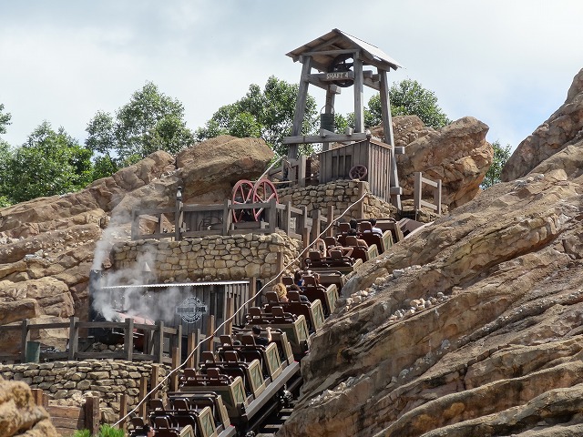 ディズニー 1992年ロンリー社製ビッグサンダーマウンテン 小さい